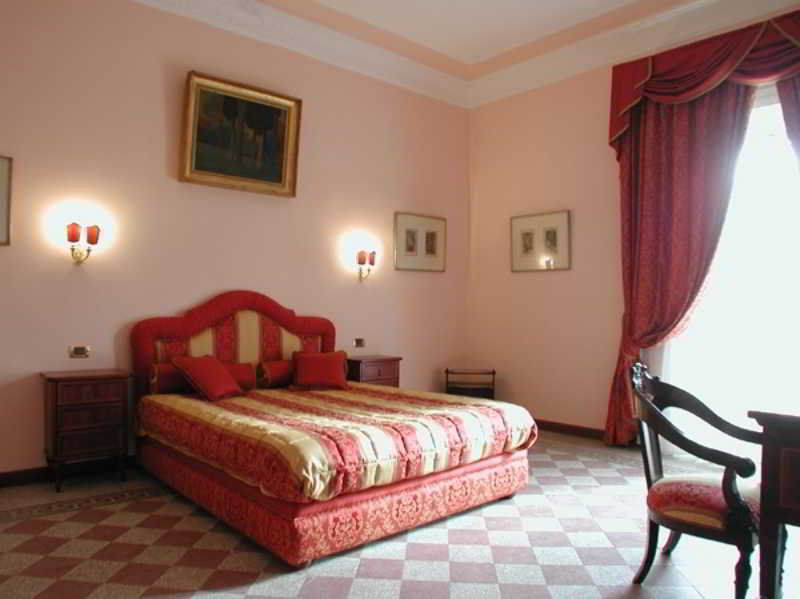 Episcopo Lipinsky Luxury Suites Rzym Pokój zdjęcie